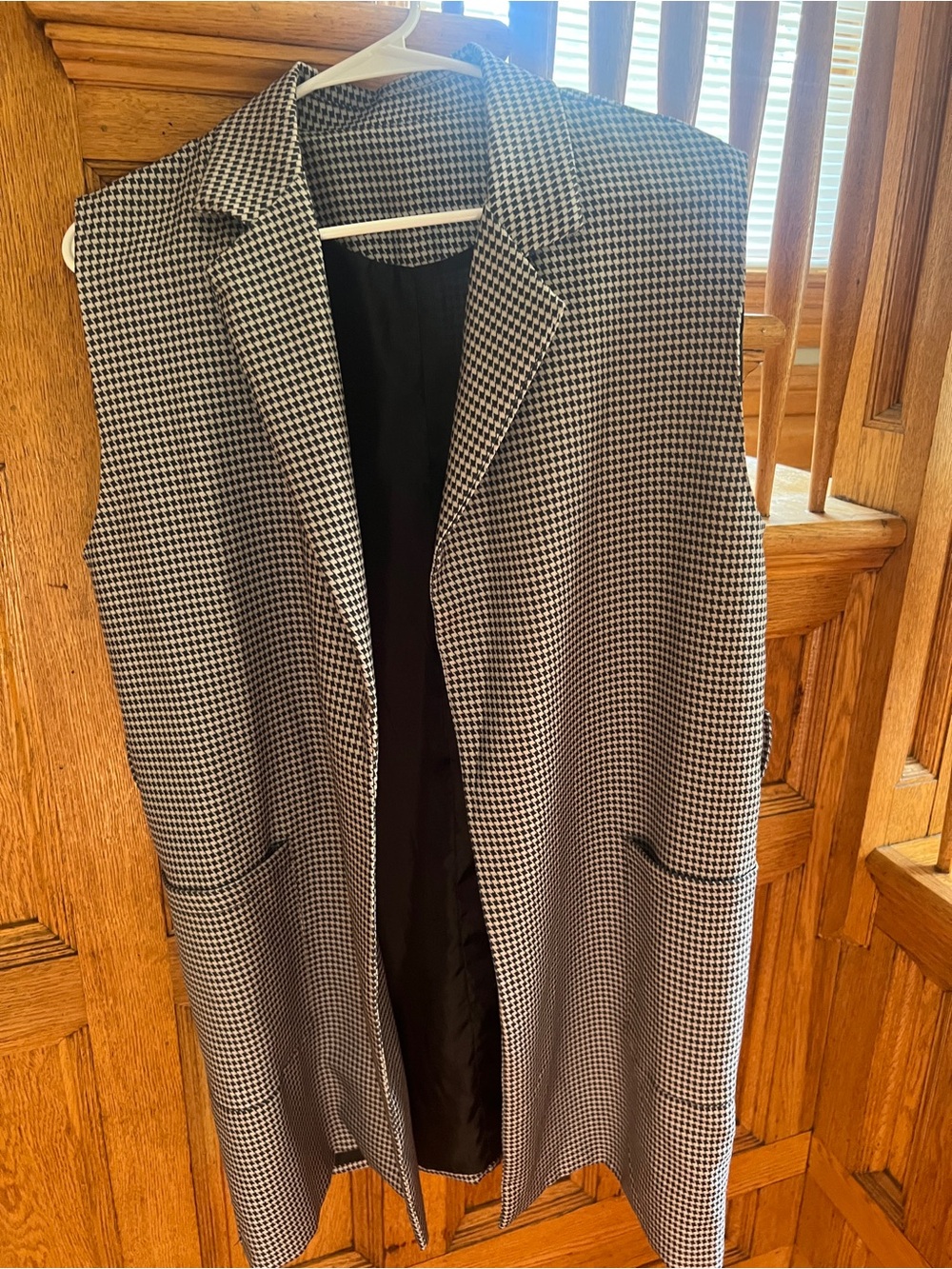 Sleeveless boutique style Houndstooth Long Blazer Vest - Black & White